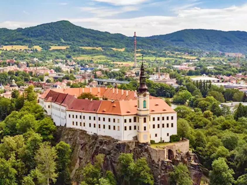 Laurahaus Villa Дечин Екстериор снимка